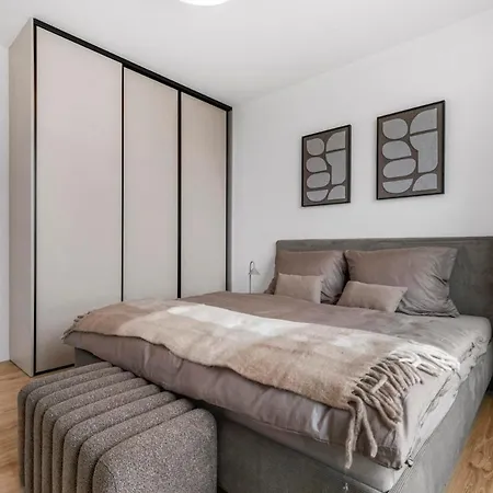 Apartment Slnecnice 2-bedroom On Floor 6 With Balcony And Parking By Skyviews