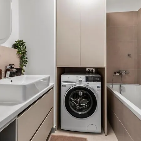 Slnecnice 2-bedroom On Floor 6 With Balcony And Parking By Skyviews *