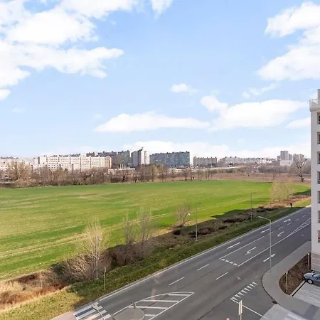 Slnecnice 2-bedroom On Floor 6 With Balcony And Parking By Skyviews * Bratislava