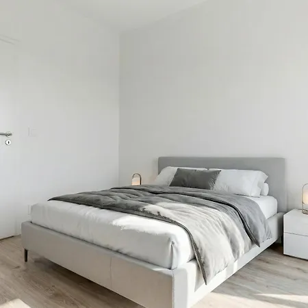 Slnecnice 2-bedroom On Floor 6 With Balcony And Parking By Skyviews * Bratislava